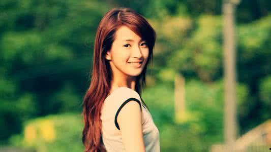 娱乐圈吃瓜背景图女生,揭秘“吃瓜女孩”背后的故事